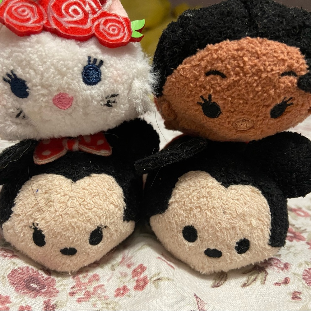 Disney’s TSUM TSUM with Mickey & Minnie Mouse, Marie from Aristocats, and MOANA.